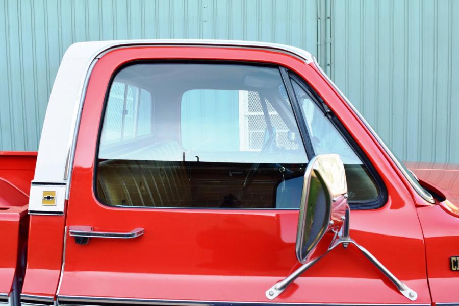 Детали экстерьера Chevrolet C10 Cheyenne Super 1974 года  (фото 111 из 365)